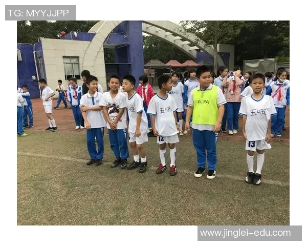 足球明星的十七岁：追逐梦想的青春岁月与成长故事