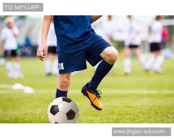 如何绘制足球明星的手臂技巧与细节解析让你的画作更生动